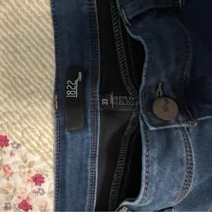1822 Butter Denim skinny jeans size 33” waist.